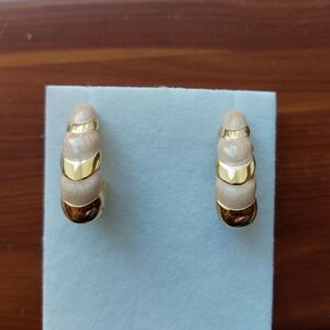 Vintage NAPIER goldtone And Blush Pink Cream Enamel Earrings